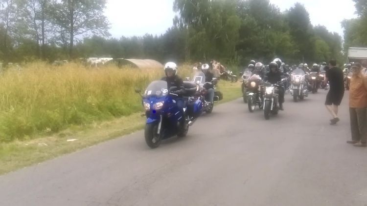 Parada motocykli z Komarówki Podlaskiej